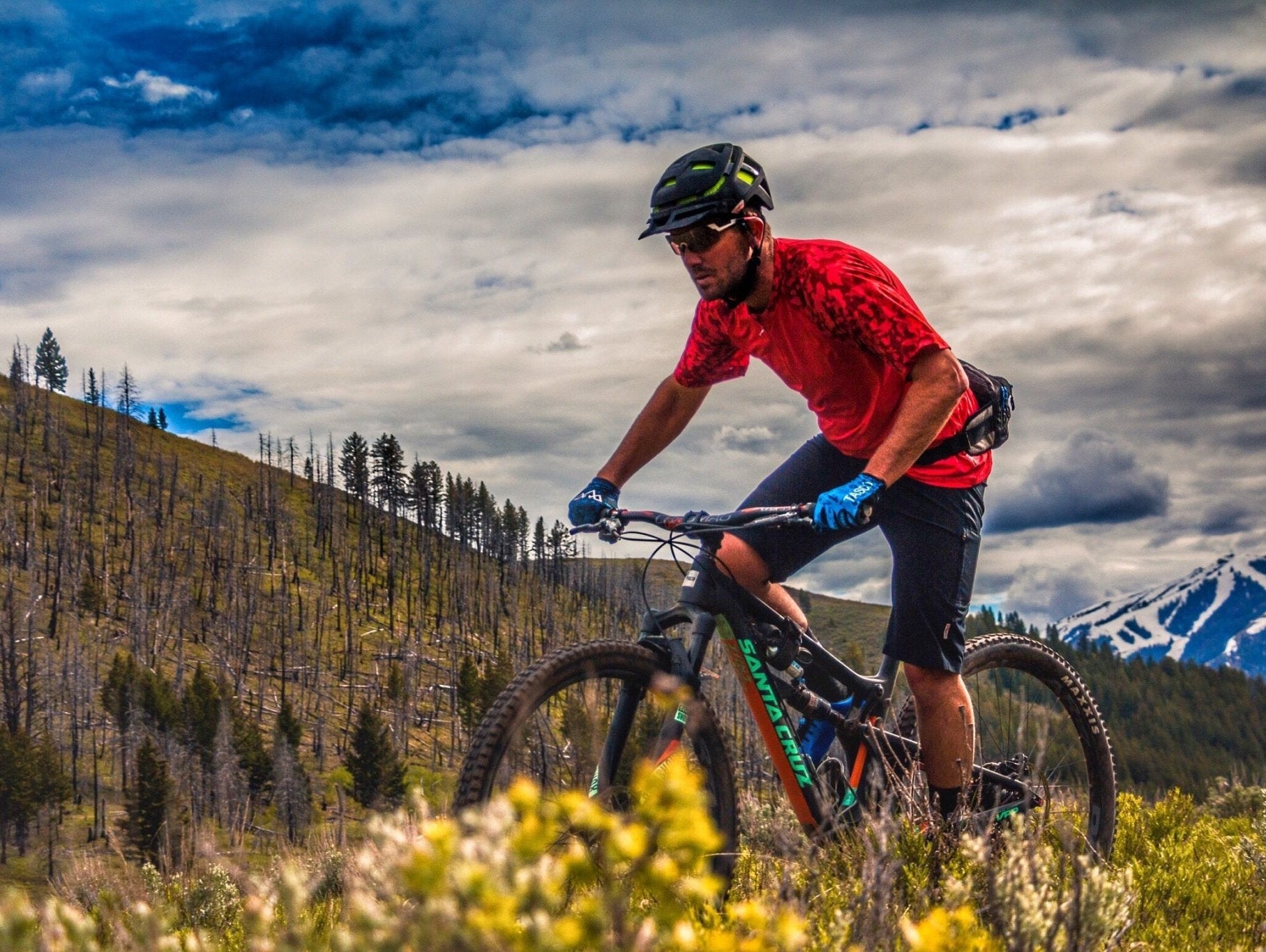 How To Pack a Hip Pack | Mountain Bike Tips for Beginners - Club Ride Apparel